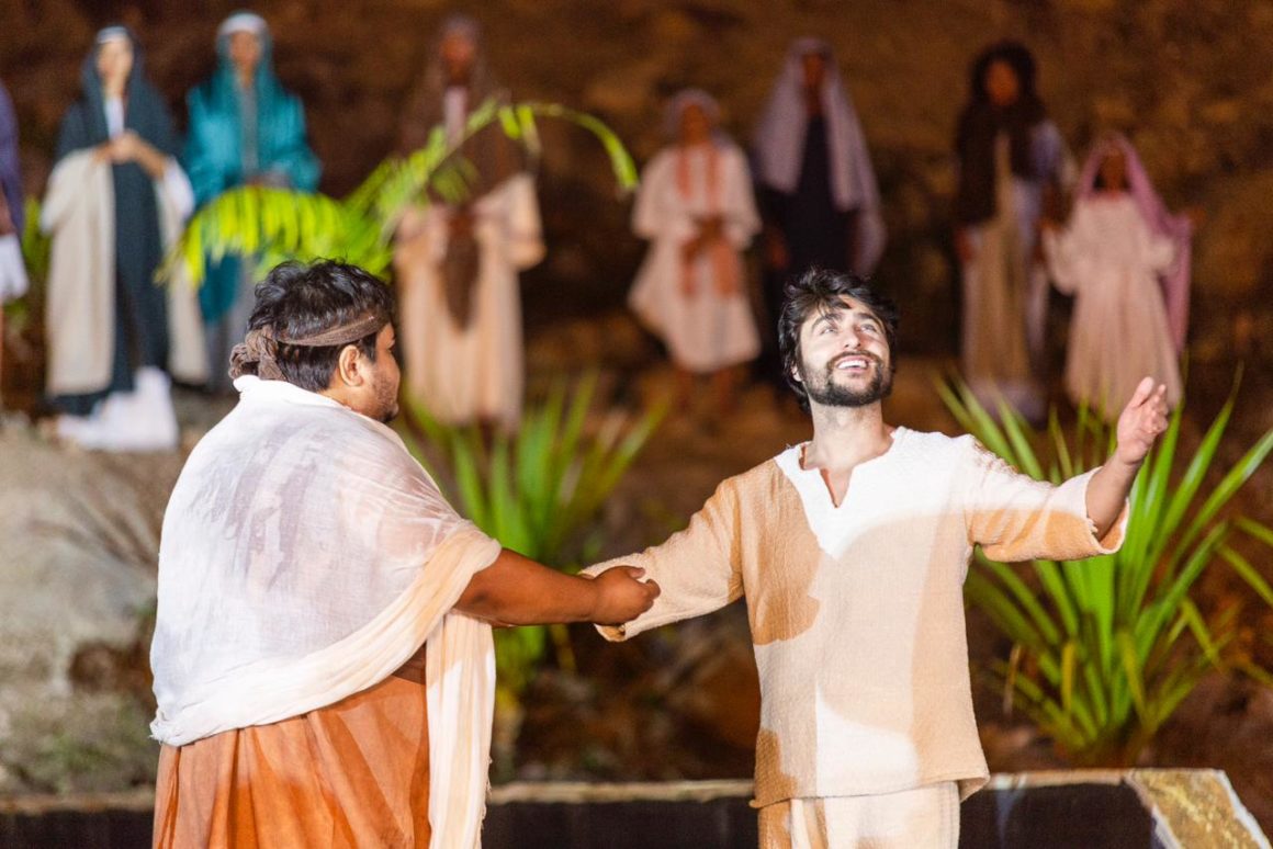 P Blico Se Emociona Encena O Da Paix O De Cristo Em Floriano